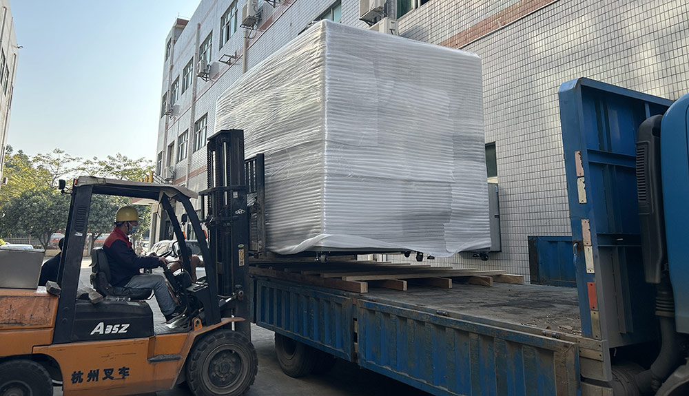 8 cubic walk-in environmental test chamber shipped